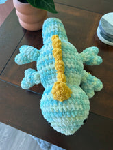Load image into Gallery viewer, Handmade Crochet Chameleon FramsChams Plushie