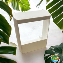 Load image into Gallery viewer, White Screen Feeder for chameleons